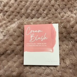 DOMINIQUE CREAM BLUSH in soft pink